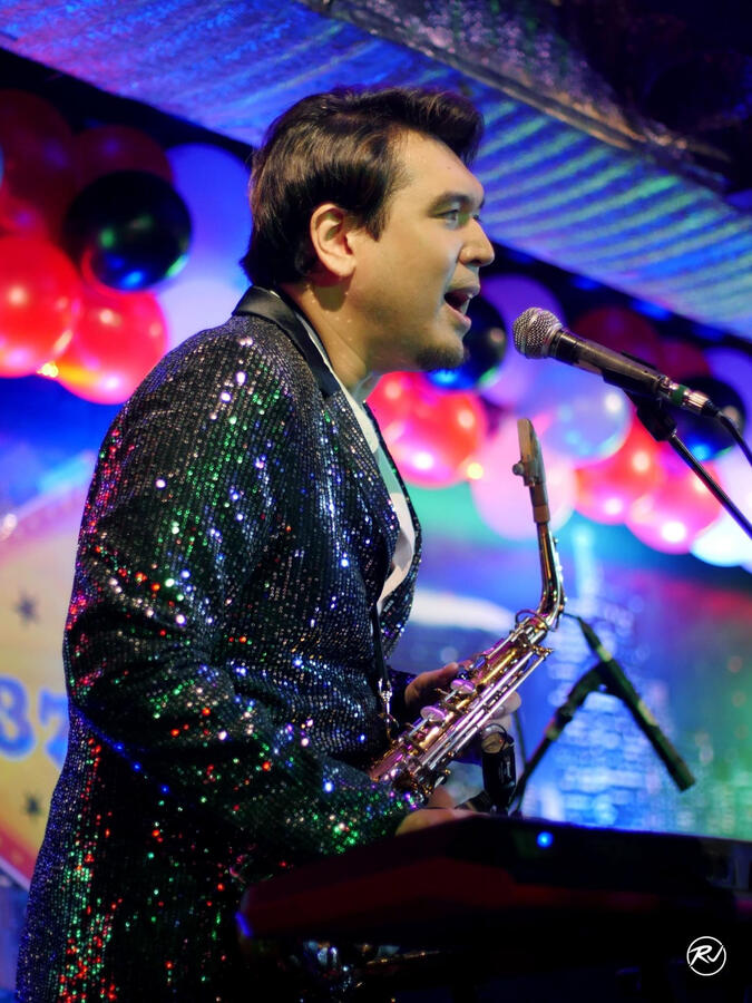 Sequin blazer - Backing vocals and keyboard